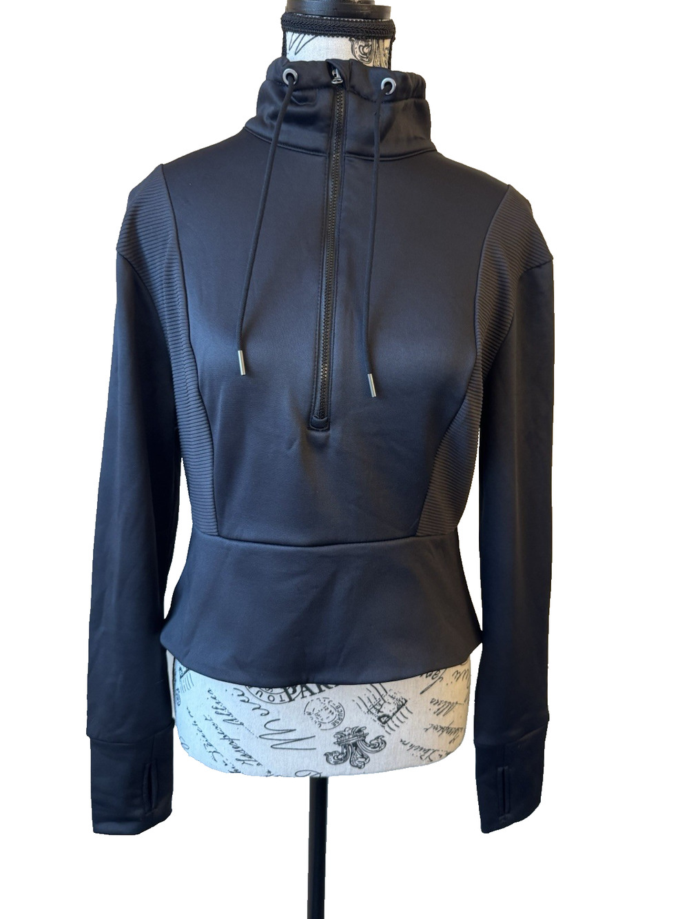 Avía Athleisure Wear Cropped Sweatshirt Women’s XS Black Cropped 1/4 Zip